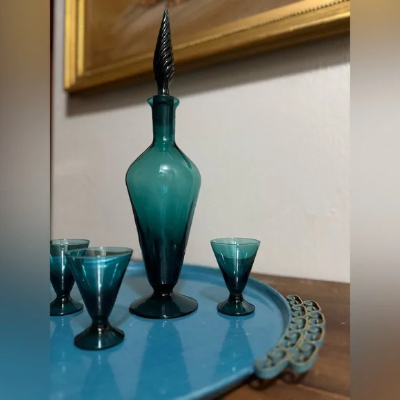 MCM Italian Empoli Teal Glass Genie Bottle Decanter w/ Stopper and 3 glasses - Picture 8 of 8